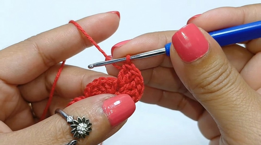 Crochet Heart Bracelet Pattern 1