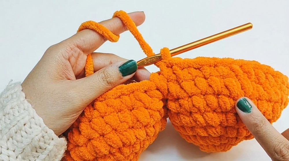 Crochet Heart Cushion Pattern 2