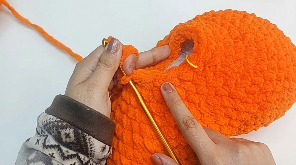 Crochet Heart Cushion Pattern 3