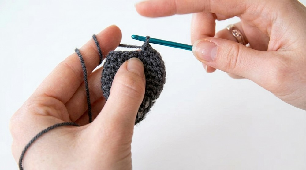 Crochet Mouse Amigurumi Pattern 2