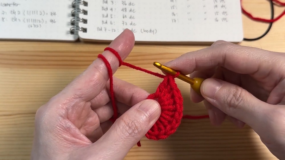 Crochet Strawberry Bucket Hat Pattern 1
