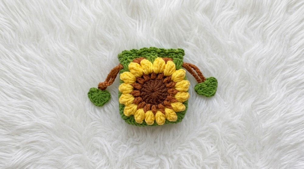 Crochet Sunflower Earphone Bag Pattern 4