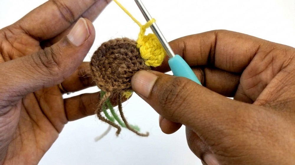 Crochet Sunflower Keychain Pattern 2