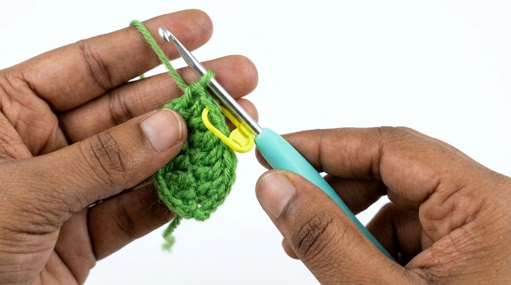 Crochet Sunflower Keychain Pattern 3