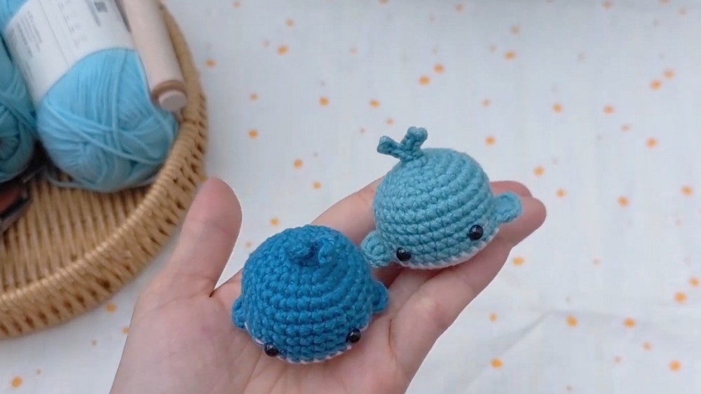 Crochet Amigurumi Whale Easy Tiny Cute Whale Tutorial for Beginners (8)