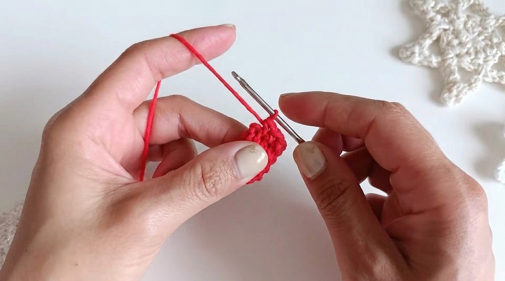 Crochet Christmas Keychain Pattern 1