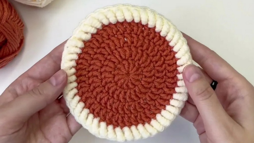 Crochet Coaster for Absolute Beginners ☕ Step-by-Step Tutorial (8)