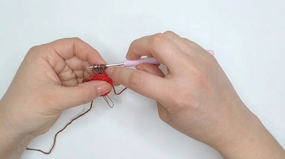 Crochet Mini Santa Claus Pattern 1