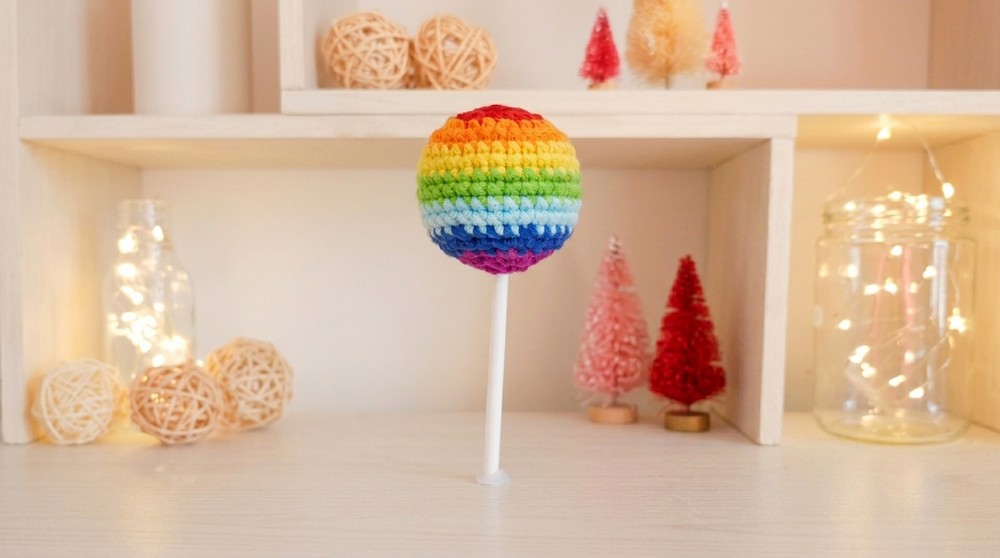 Crochet Rainbow Lollipop Pattern 4