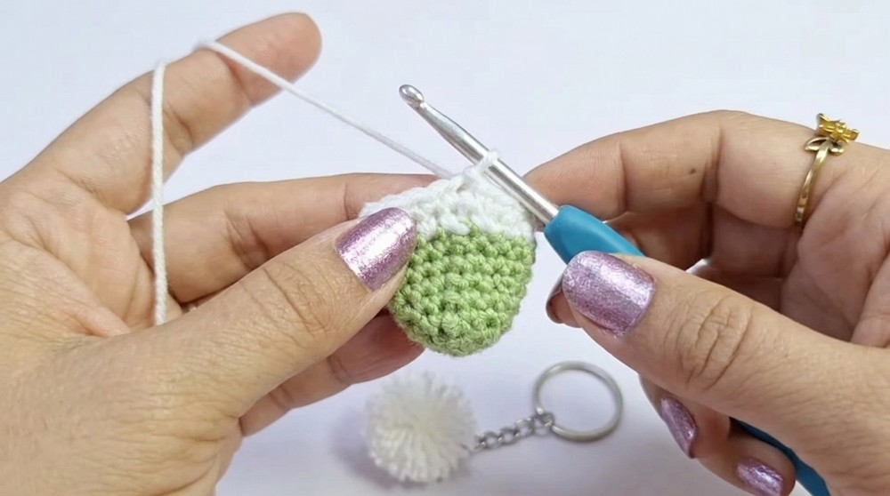 Crochet Santa Claus Hat Keychain Pattern 3