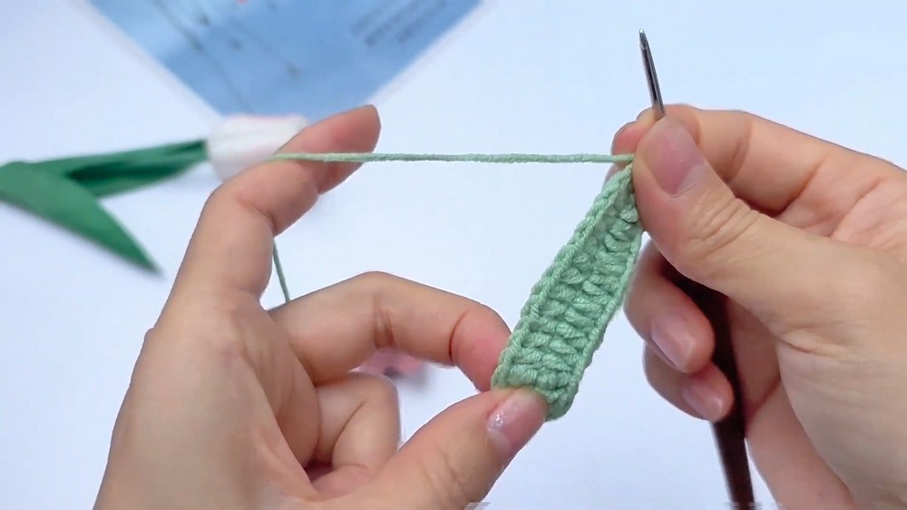 Crochet Tulip Flower Tutorial Simple Tulip Keychain Pattern for Beginners 7