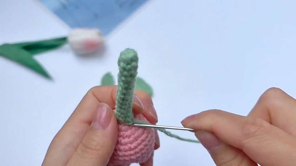 Crochet Tulip Flower Tutorial Simple Tulip Keychain Pattern for Beginners 9