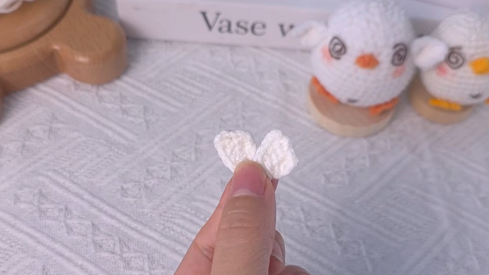 Crochet a Dizzy Duck in 15 Minutes No Sewing Required! (6)