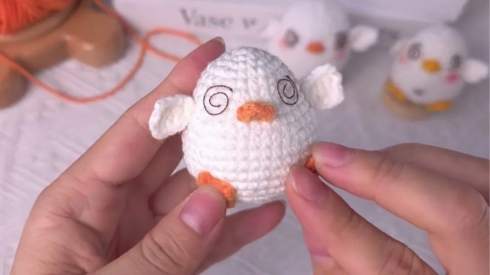 Crochet a Dizzy Duck in 15 Minutes No Sewing Required! (8)
