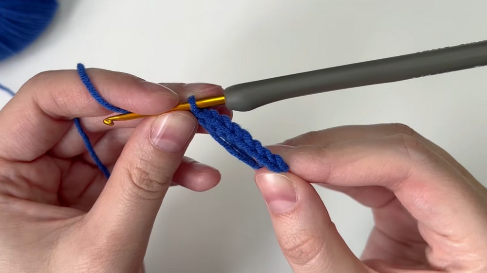 Crochet a Tiny Graduation Cap 🎓 Easy Beginner Tutorial 3