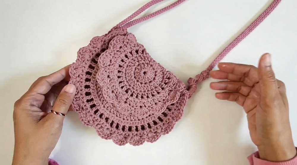 Crochet a circle bag with one skein of yarn 6