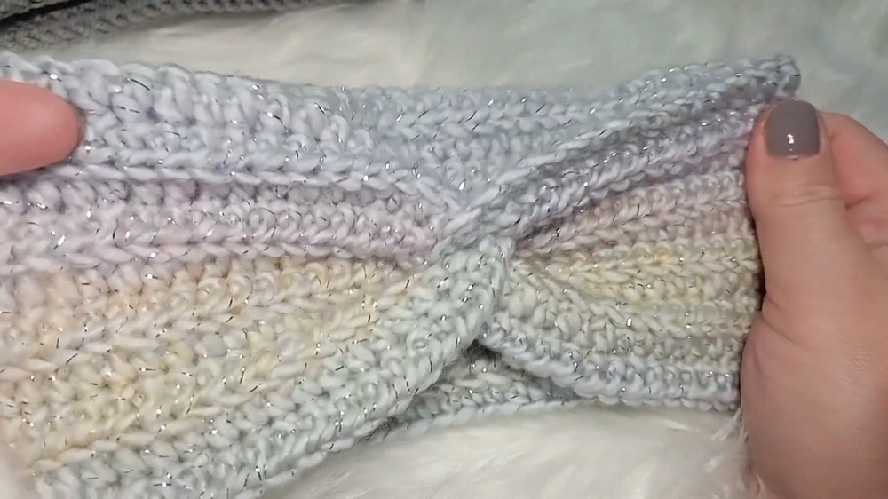 Crochet twisted headband (6)