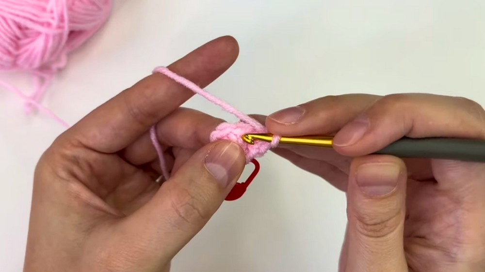 Cute Crochet Easter Basket🐰 Eggs Holder Tutorial for Beginners 3