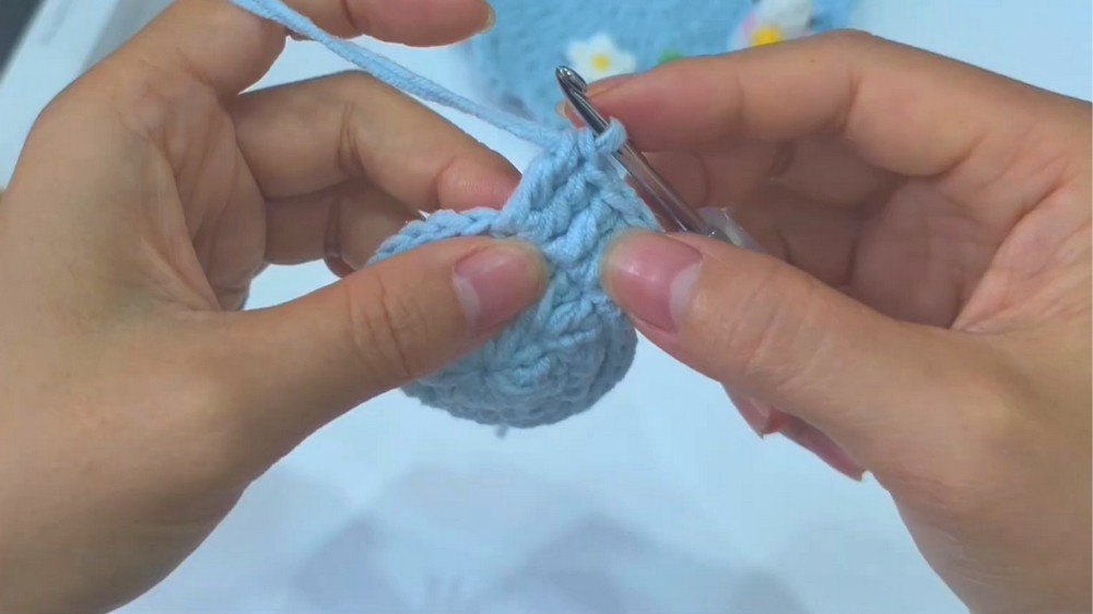 Easy Crochet Coaster for Beginners DUCK POND COASTER (Under 30 Mins!) 4