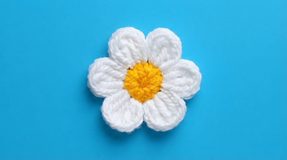 Easy Crochet Daisy 🌼 Crochet Flower Tutorial for Beginners 2
