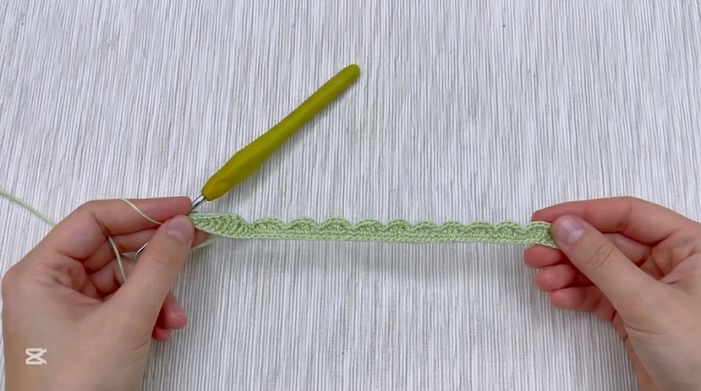 Easy Crochet Daisy 🌼 Crochet Flower Tutorial for Beginners 6