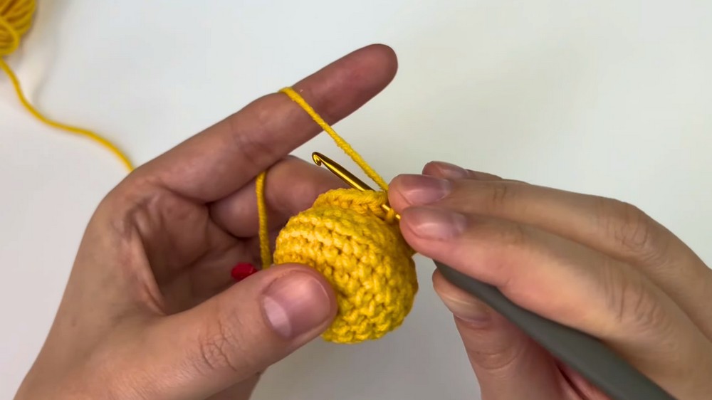 Easy Crochet Duck 🦆 Step-by-Step Amigurumi Tutorial for Beginners 5