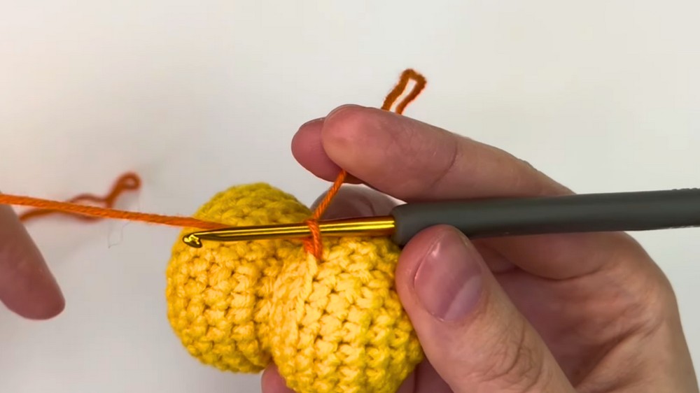 Easy Crochet Duck 🦆 Step-by-Step Amigurumi Tutorial for Beginners 7