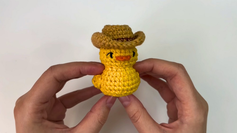 Easy Crochet Duck 🦆 Step-by-Step Amigurumi Tutorial for Beginners 8