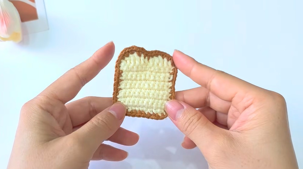 Easy Crochet Egg Toast Pattern Miniature Crochet Food & Cake Ideas 5