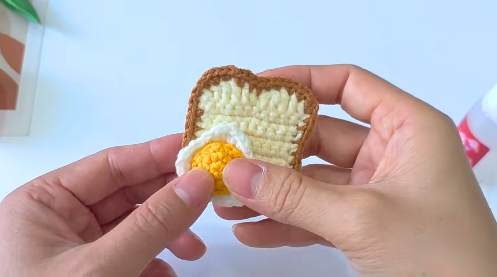 Easy Crochet Egg Toast Pattern Miniature Crochet Food & Cake Ideas 7