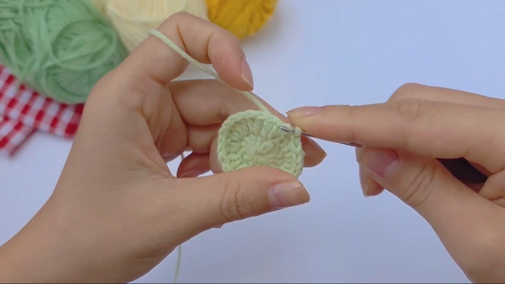 Easy Crochet Flower Coaster for Beginners Step-by-Step Tutorial 4