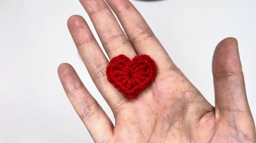 Easy Crochet Heart ❤️ 2-Minute Tutorial for Beginners 2