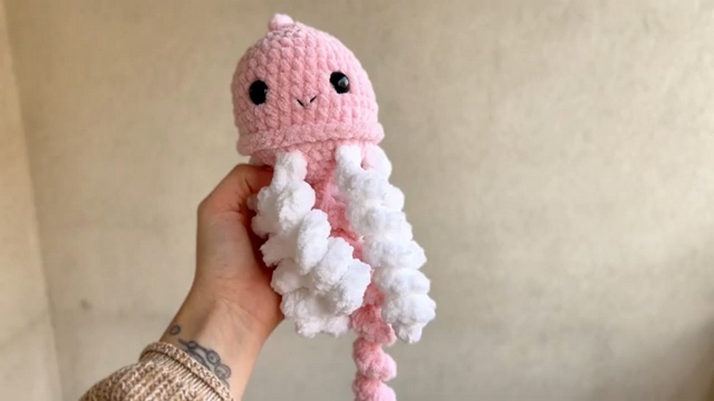Easy Crochet Jellyfish Amigurumi 🪼 Step-by-Step Tutorial (Beginner Friendly) 10