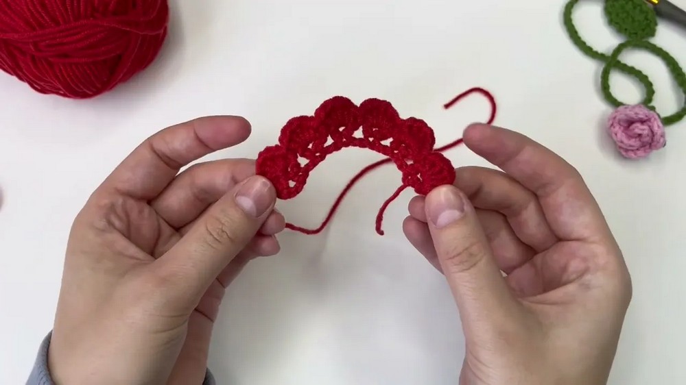 Easy Crochet Rose Bookmark🌹 Beginner Friendly Tutorial 4