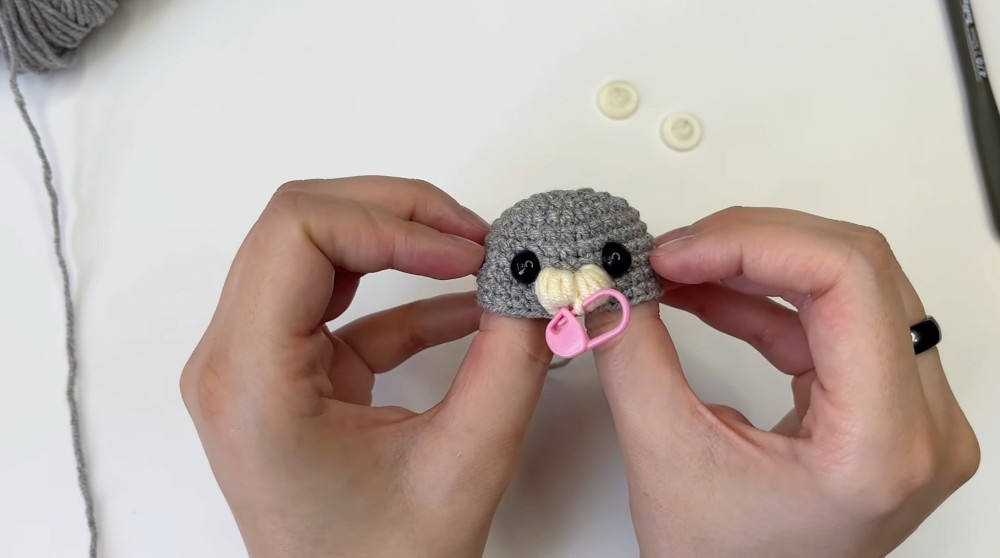 Easy No-Sew Baby Seal Crochet Tutorial 🦭 Beginner Friendly (3)