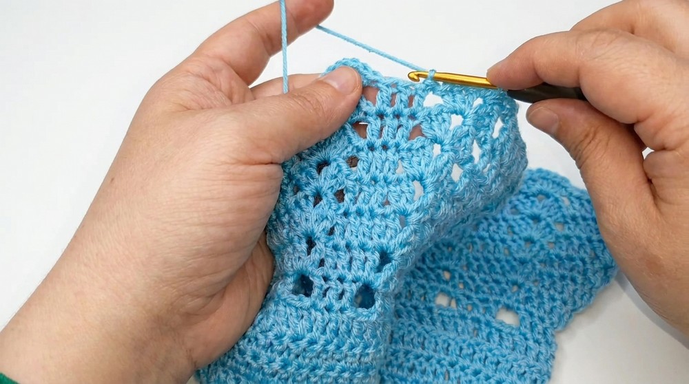 Easy crochet baby dress with crochet 5