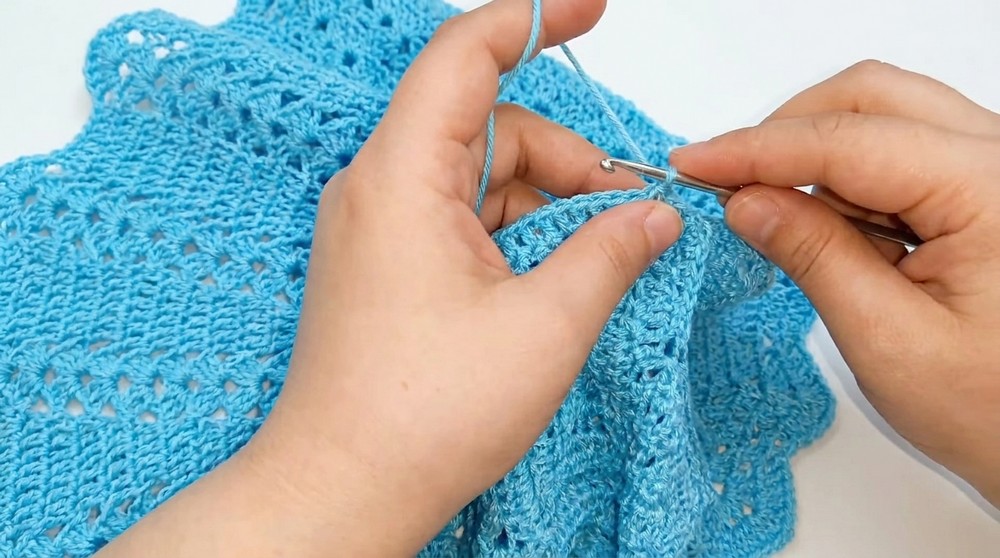 Easy crochet baby dress with crochet 6
