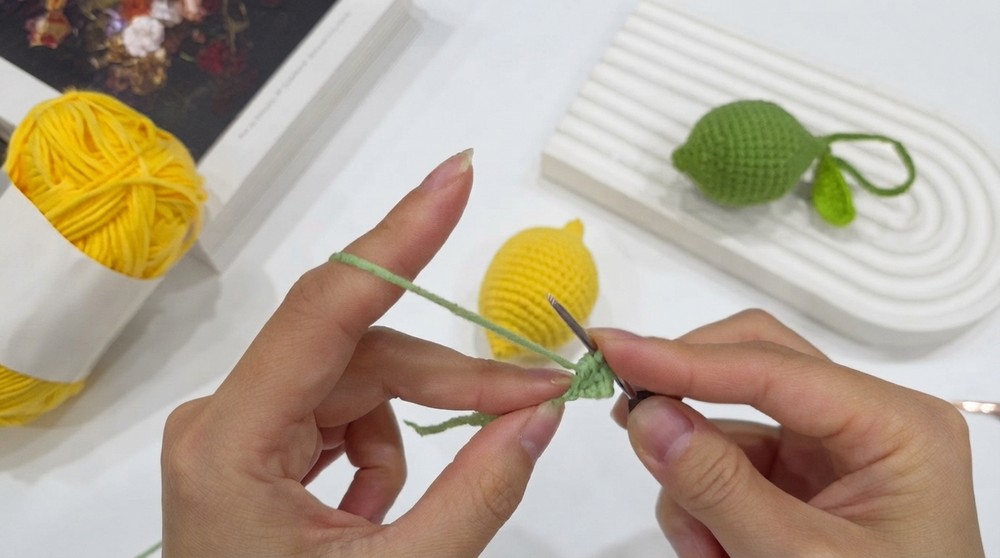 Easy crochet lemon keychain🍋 how to crochet a lemon for absolute beginners 8