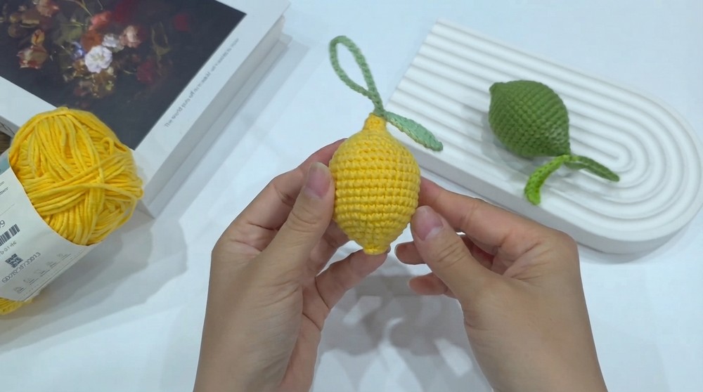 Easy crochet lemon keychain🍋 how to crochet a lemon for absolute beginners 9