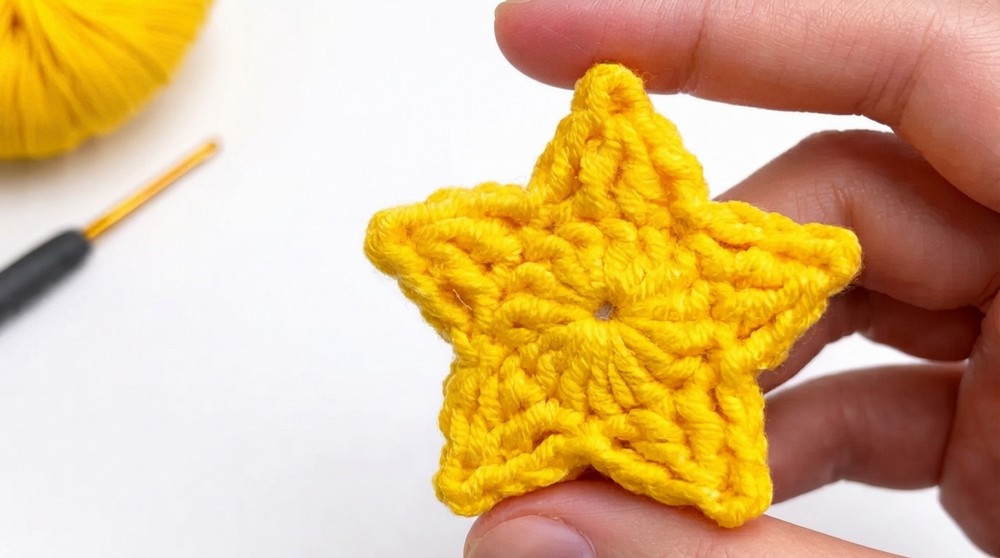 Flat Crochet Star ⭐ So Easy! Tutorial for Beginners 2