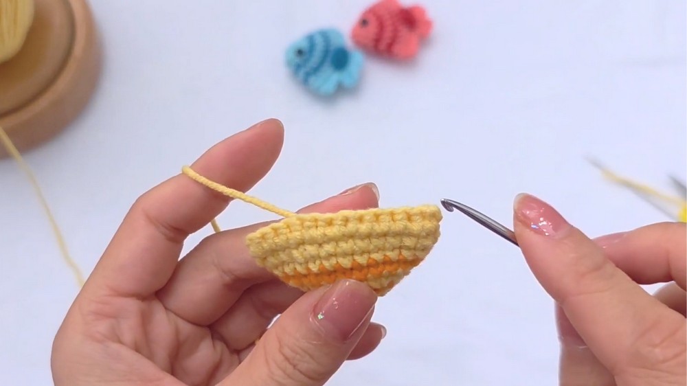 How to Crochet Amigurumi Fish Simple Mini Fish Pattern 7