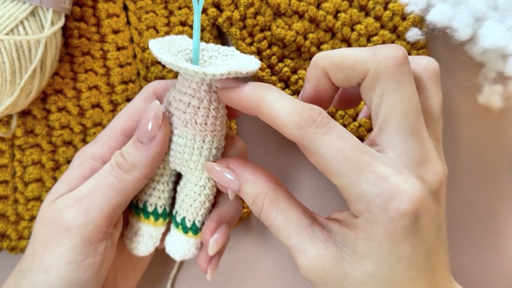How to Crochet Eleven (Stranger Things) Amigurumi Tutorial [EN, ES, DE Sub] 6