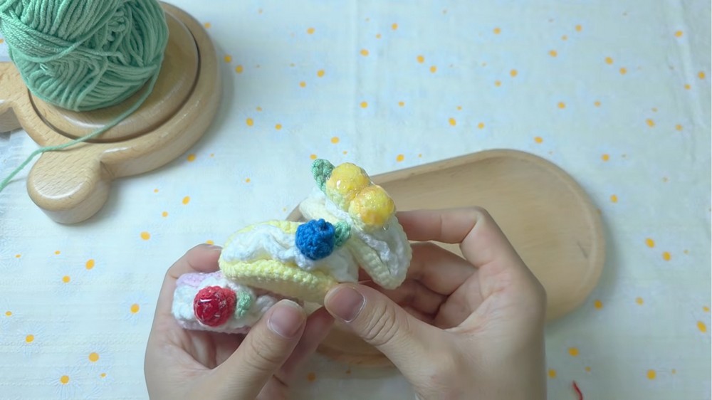 How to Crochet Fruit Omelet Cute Crochet Desserts Tutorial 9