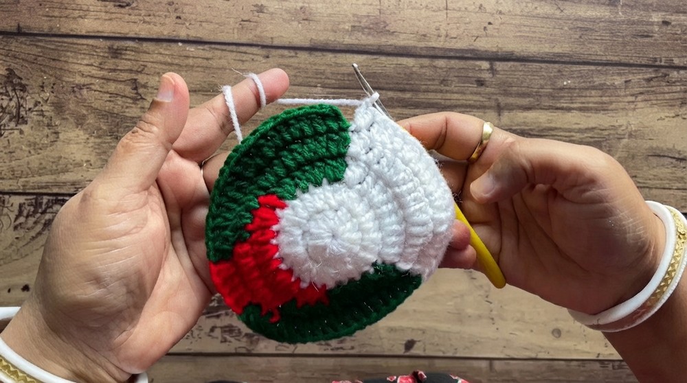 How to Crochet Snowman Christmas Decoration Tutorial (8)