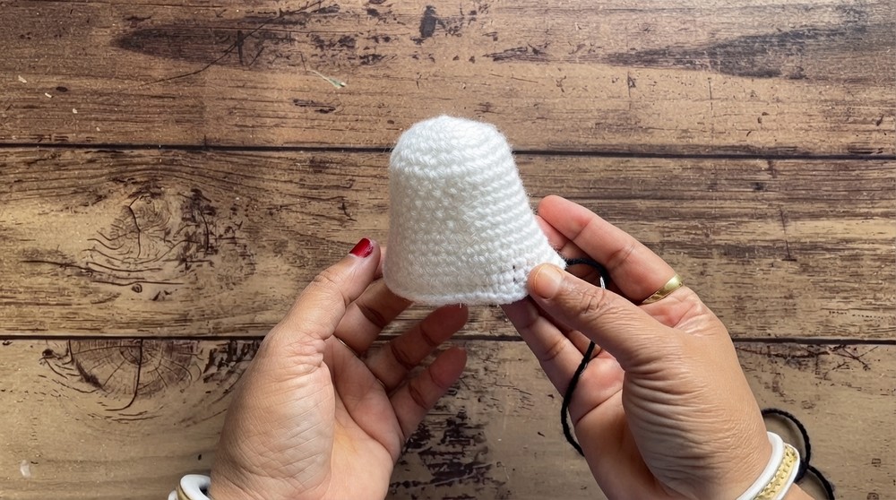 How to Crochet a Ghost keychain Easy Tutorial for Beginners (5)