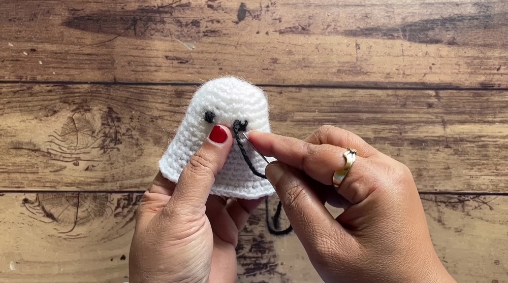 How to Crochet a Ghost keychain Easy Tutorial for Beginners (6)