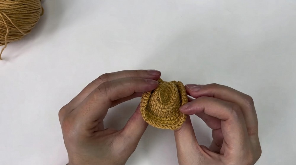 How to Crochet a Mini Cowboy Hat 🤠 Step by Step Tutorial 6