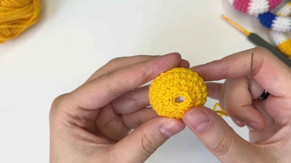 How to Crochet a Mini Duck Pool Float Plus a Classic Striped Float (20)