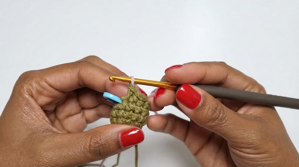 How to Crochet a Tulip🌷 Easy Beginner Tutorial 4