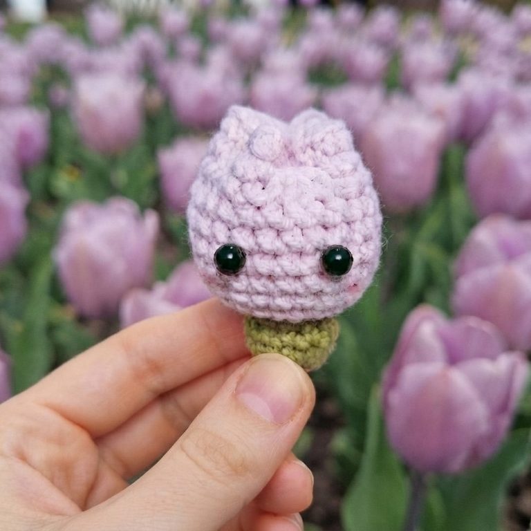 How to Crochet a Tulip🌷 Easy Beginner Tutorial 9